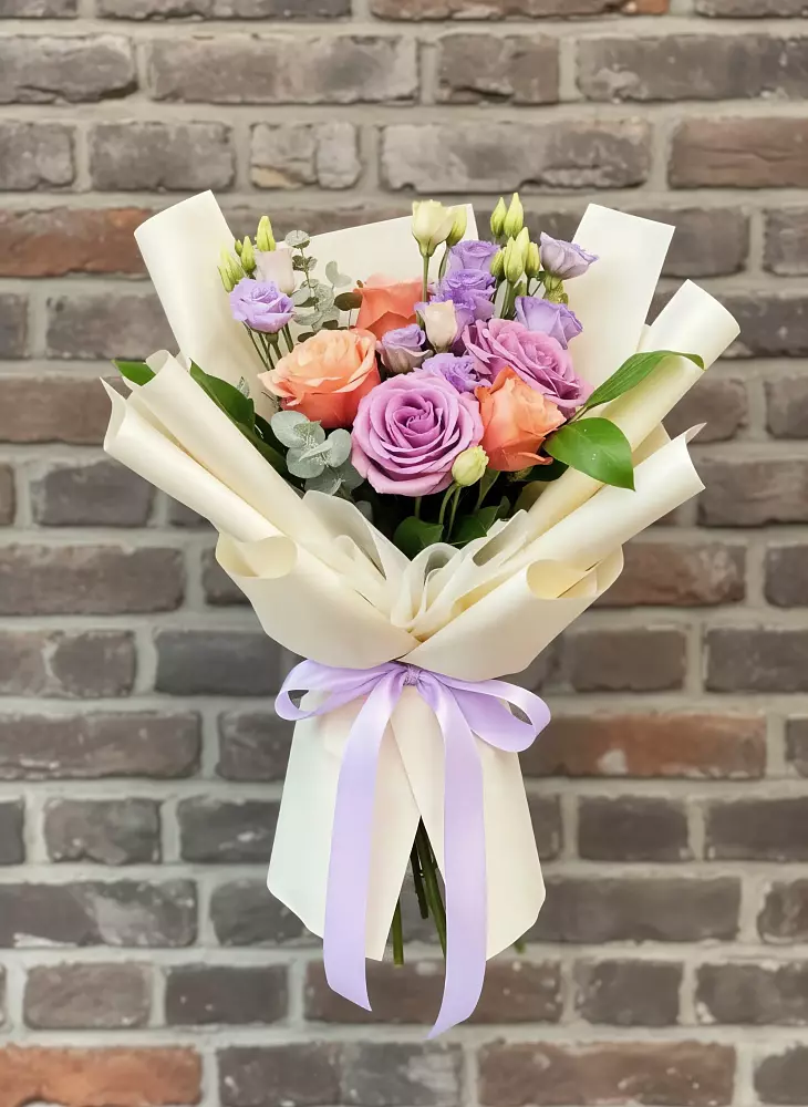 Букет цветочные ноты в Агрогородок Букет цветов из: Лизиантусы и Розы в Агрогородок